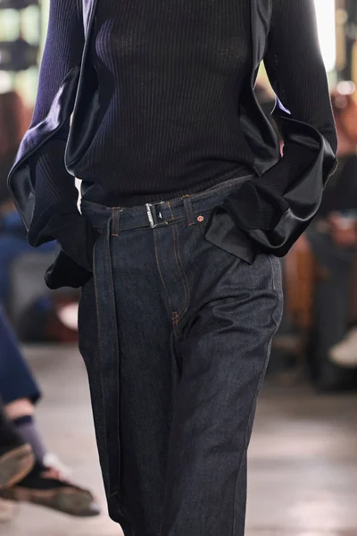 Look 25
